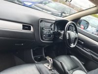 USED 2014 64 MITSUBISHI OUTLANDER 2.0h 12kWh GX3h SUV 5dr Petrol Plug-in Hybrid CVT 4WD Euro 5 (s/s) (200 ps) Auto_&pound;20 Tax_Plug In Hybrid_2L_Ulez