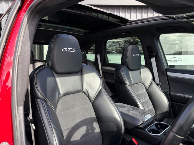 2016 PORSCHE CAYENNE - Photo 5