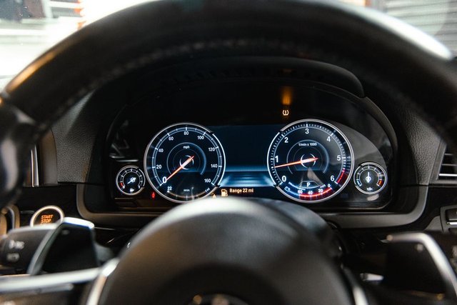 2016 BMW 5 Series 3L M Sport 5dr - Photo 5