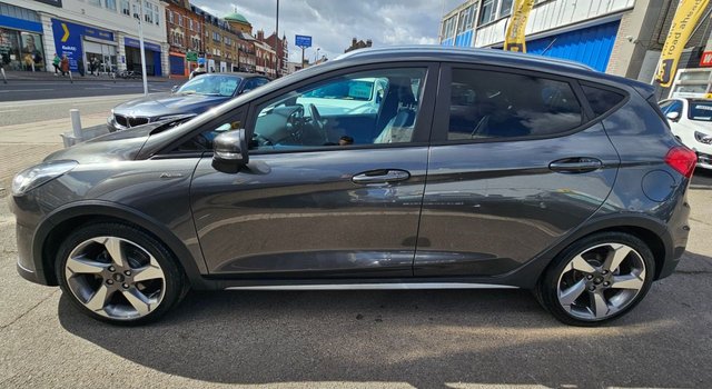 2018 FORD FIESTA - Photo 5