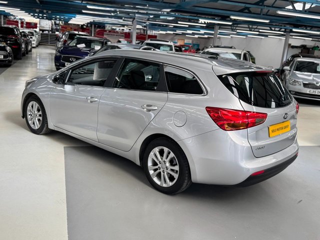 KIA CEED 1.6 CRDi EcoDynamics 3 Sportswagon 5dr Diesel Manual Euro 5 (s/s) (126 bhp) - Photo 2