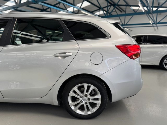 KIA CEED 1.6 CRDi EcoDynamics 3 Sportswagon 5dr Diesel Manual Euro 5 (s/s) (126 bhp) - Photo 12
