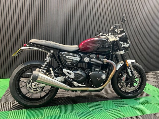 View our TRIUMPH SPEED TWIN 1200
