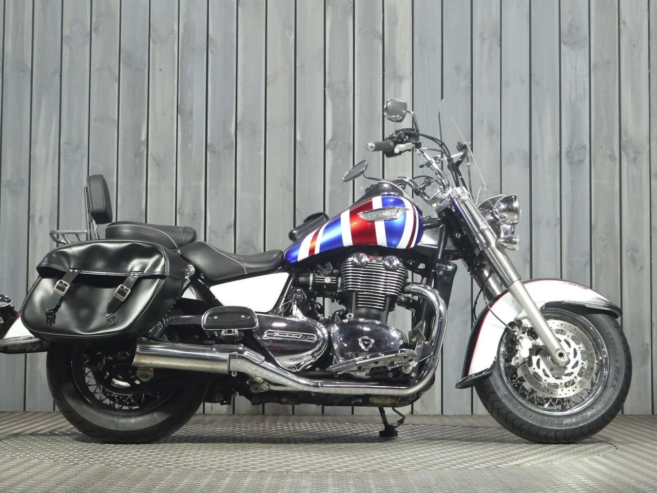 TRIUMPH THUNDERBIRD 1700