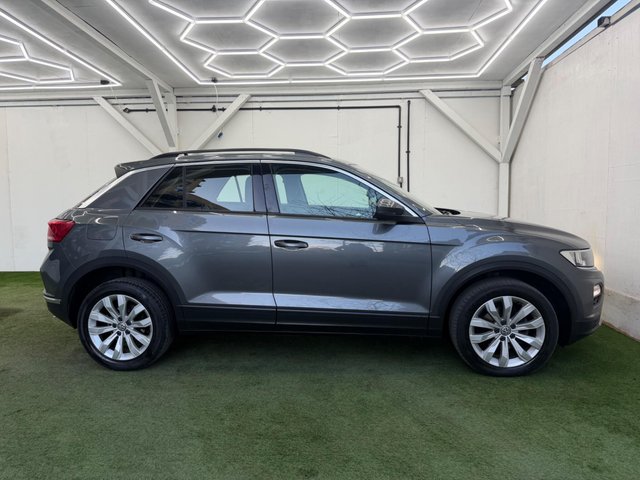 View our VOLKSWAGEN T-ROC
