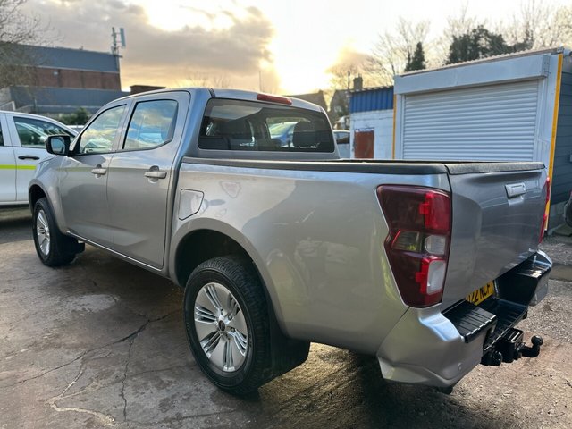 2022 ISUZU D-MAX - Photo 7