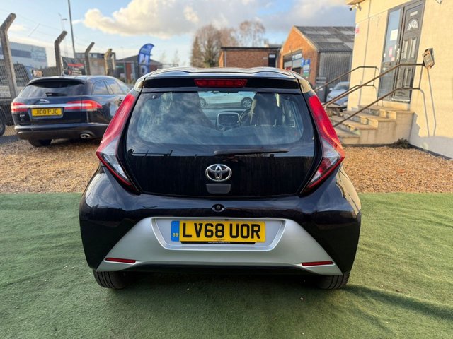 2018 TOYOTA AYGO - Photo 8