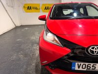 USED 2015 65 TOYOTA AYGO 1.0 VVT-i x-play Hatchback 5dr Petrol Manual Euro 5 Euro 5 (68 ps) 5 TOYOTA SERVICES-&pound;20 TAX-A/C-BLUETOOTH-ELECTRIC WINDOWS-SPOILER