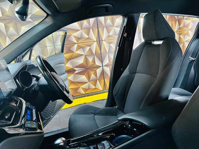 2019 TOYOTA C-HR 1.8 VVT-h Design CVT Euro 6 (s/s) 5dr - Photo 6