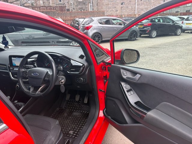 2018 FORD FIESTA - Photo 11