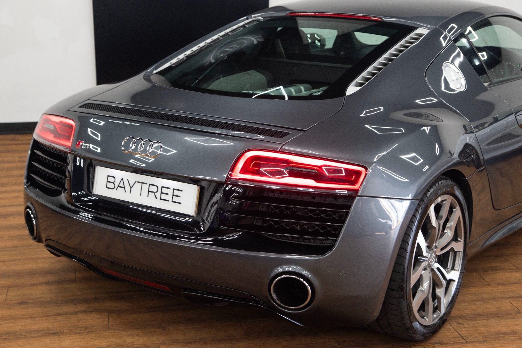 USED 2013 62 AUDI R8 5.2 FSI V10 S Tronic 