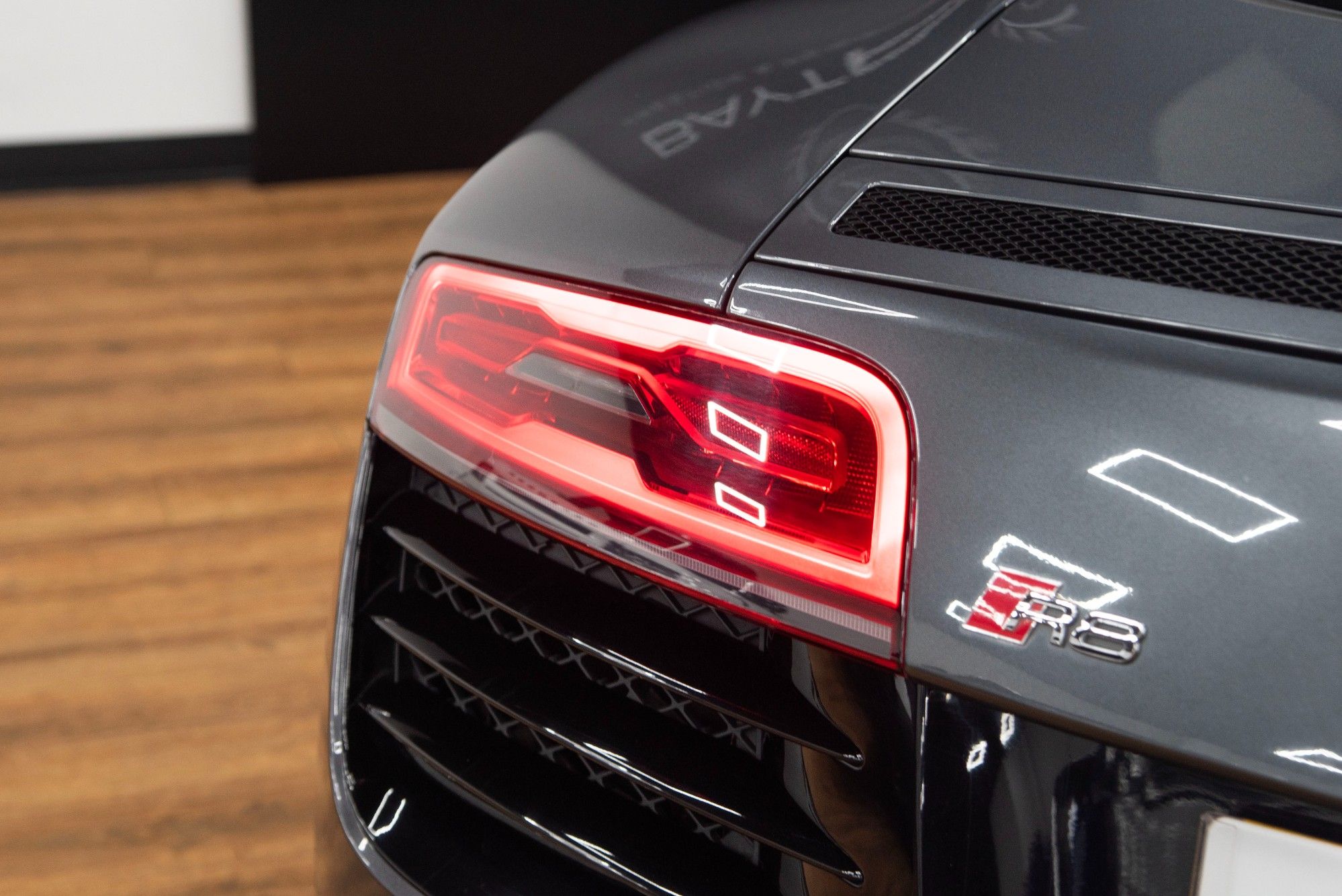 USED 2013 62 AUDI R8 5.2 FSI V10 S Tronic 