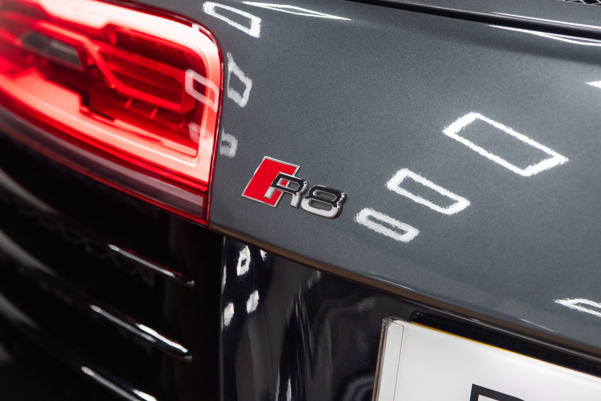 USED 2013 62 AUDI R8 5.2 FSI V10 S Tronic 