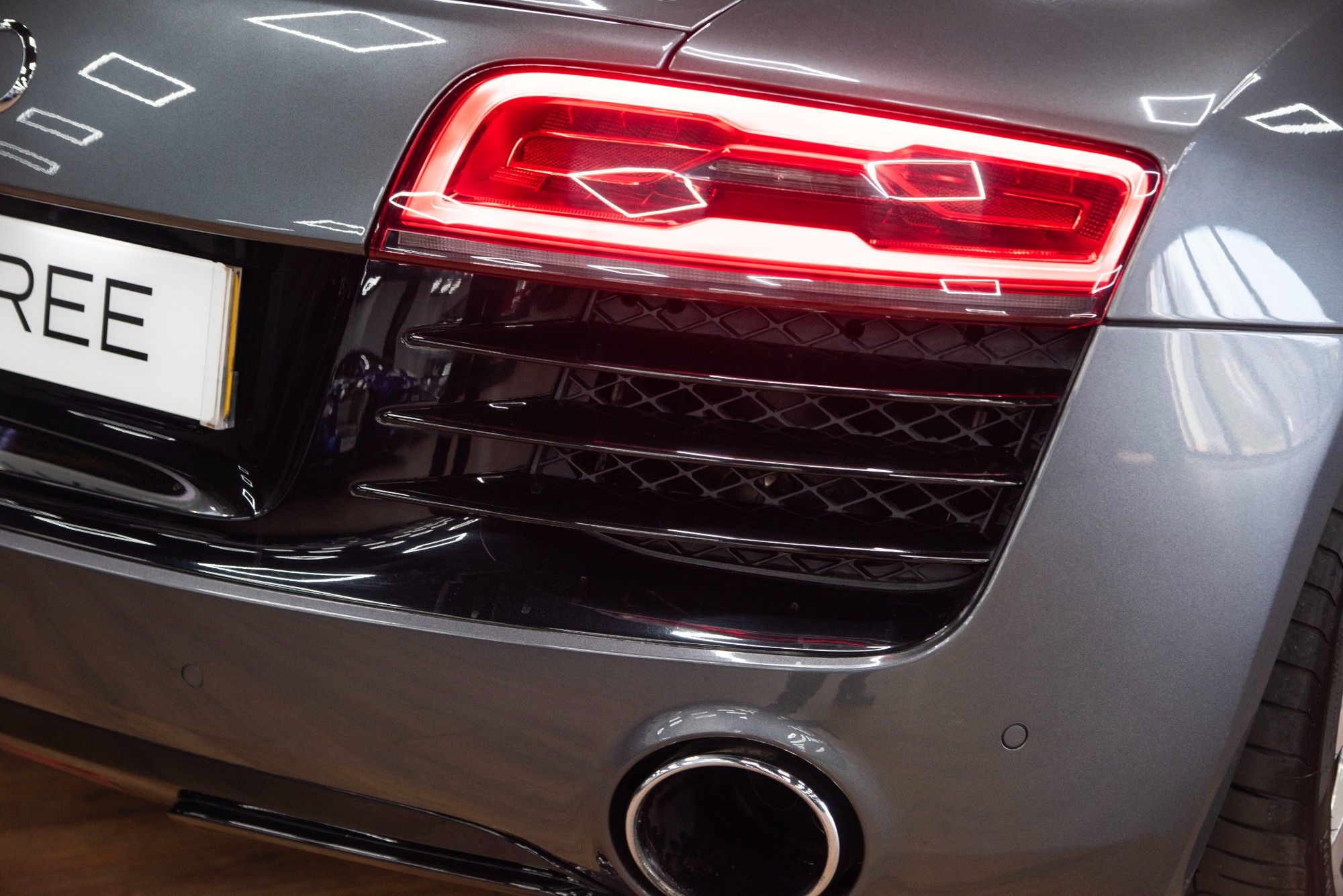 USED 2013 62 AUDI R8 5.2 FSI V10 S Tronic 