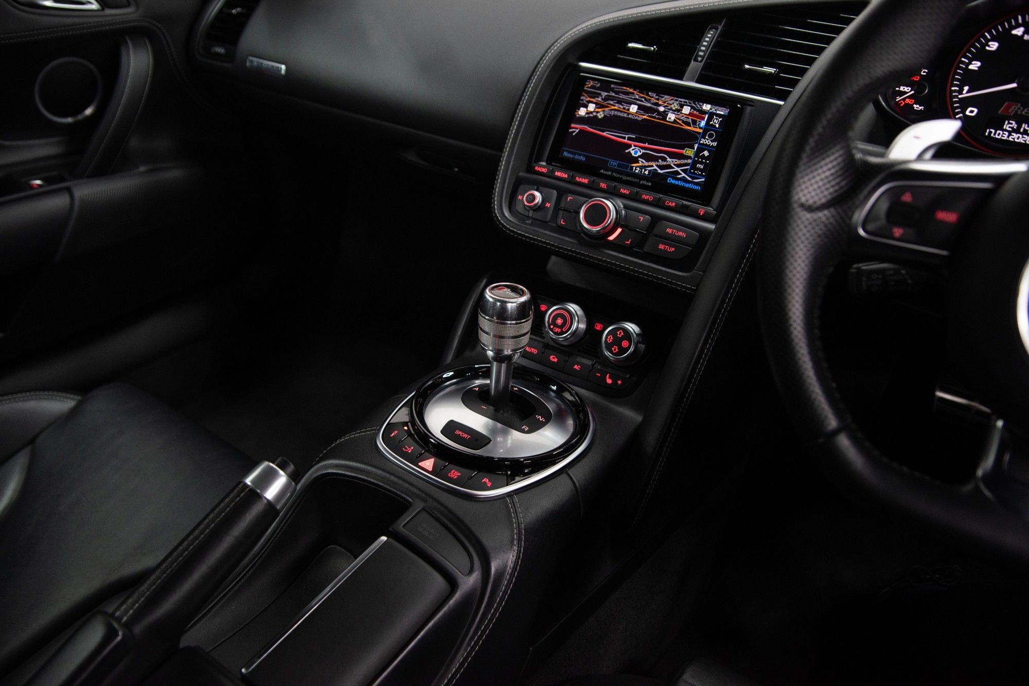 USED 2013 62 AUDI R8 5.2 FSI V10 S Tronic 