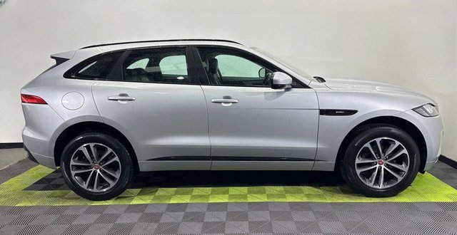2017 JAGUAR F-PACE - Photo 8