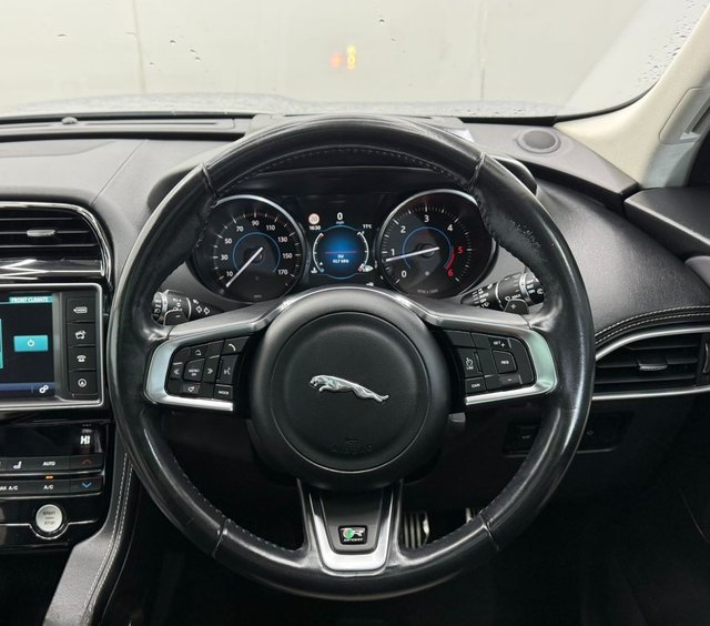 2017 JAGUAR F-PACE - Photo 10