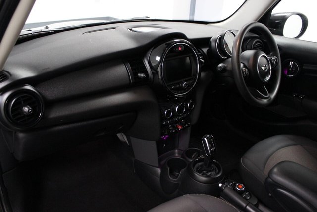 2020 MINI HATCH - Photo 10