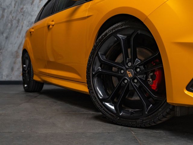 2017 Ford Focus 2L St-3 5dr - Photo 6