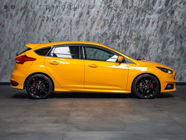 2017 Ford Focus 2L St-3 5dr - Photo 8
