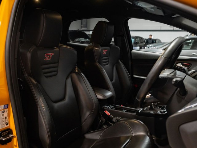 2017 Ford Focus 2L St-3 5dr - Photo 7