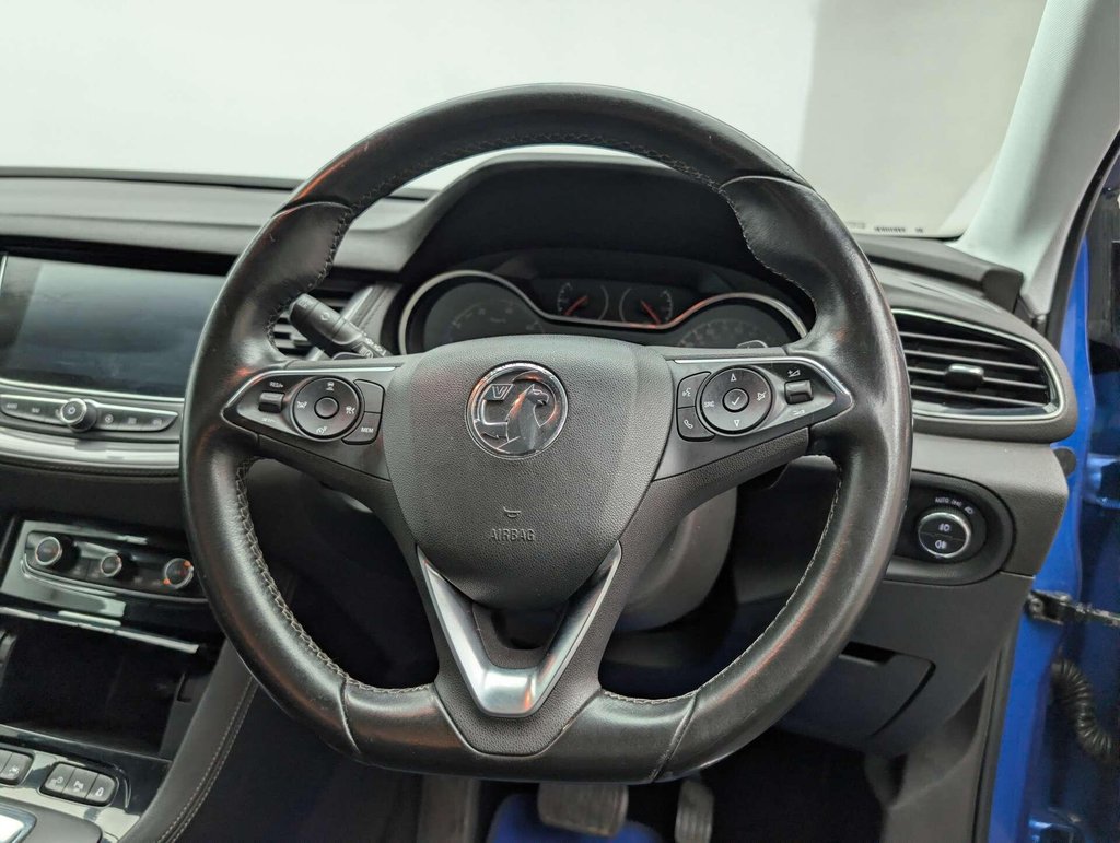 Used 2020 69 VAUXHALL GRANDLAND X 1.6 Grandland X Ultimate Nav Hybrid4 Auto 4WD 5dr CLICK & COLLECT/ HOME DELIVERY