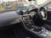 USED 2015 65 JAGUAR XJ 3.0d V6 Portfolio Saloon 4dr Diesel Auto Euro 5 (s/s) (275 ps) HEATED, COOLED & MEMORY SEATS