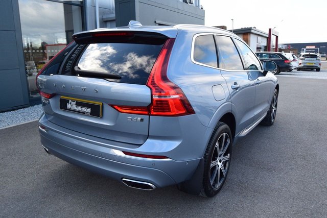 2017 VOLVO XC60 - Photo 9