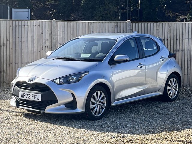 2022 TOYOTA YARIS 1.5 VVT H ICON HATCHBACK 5DR PETROL HYBRID E CVT EURO 6... photo