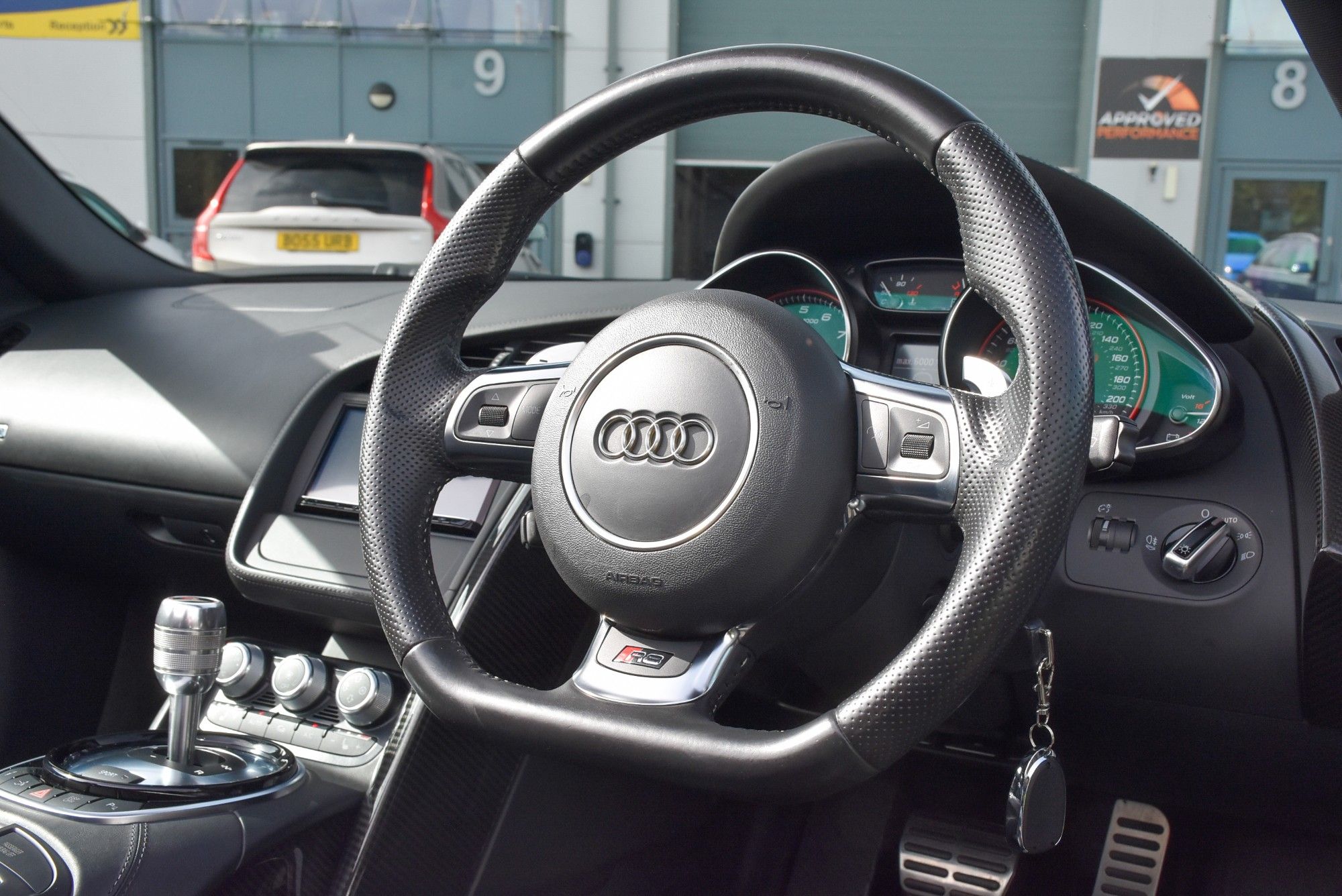 USED 2013 13 AUDI R8 5.2 FSI V10 Spyder 2dr Petrol S Tronic quattro Euro 5 (525 ps) 