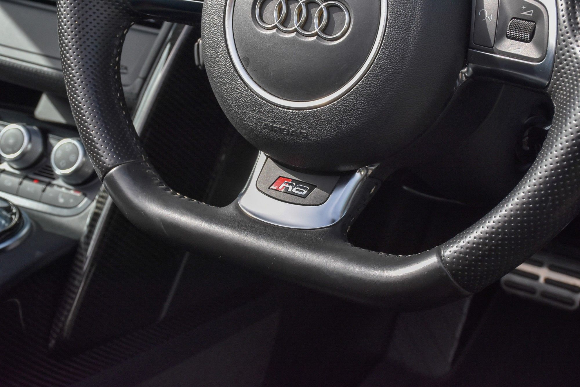 USED 2013 13 AUDI R8 5.2 FSI V10 Spyder 2dr Petrol S Tronic quattro Euro 5 (525 ps) 