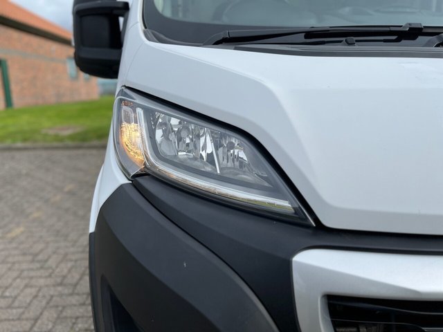 PEUGEOT BOXER 2.2 BlueHDi 335 Professional Panel Van 5dr Diesel Manual L3 H2 Euro 6 (s/s) (140 ps) - Photo 5