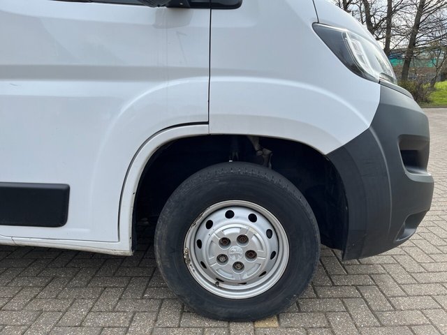 PEUGEOT BOXER 2.2 BlueHDi 335 Professional Panel Van 5dr Diesel Manual L3 H2 Euro 6 (s/s) (140 ps) - Photo 9