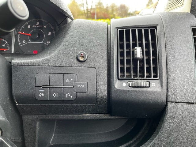 PEUGEOT BOXER 2.2 BlueHDi 335 Professional Panel Van 5dr Diesel Manual L3 H2 Euro 6 (s/s) (140 ps) - Photo 11