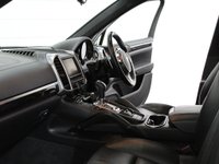 USED 2010 PORSCHE CAYENNE 3.0 D V6 TIPTRONIC S 5d 240 BHP PAN ROOF, HEATED SEATS,