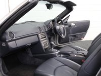 USED 2005 R PORSCHE BOXSTER 3.2 24V S 2d 280 BHP FSH, BOSE, HEATED SEATS