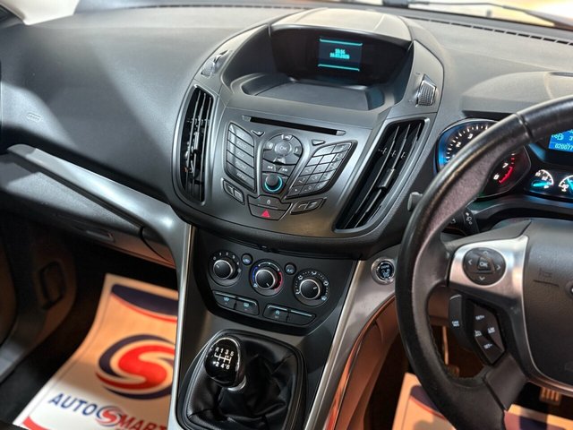 2014 FORD KUGA - Photo 8