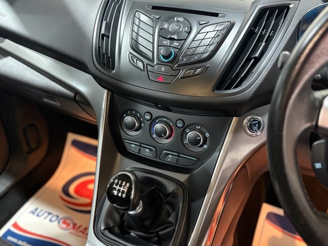 2014 FORD KUGA - Photo 10