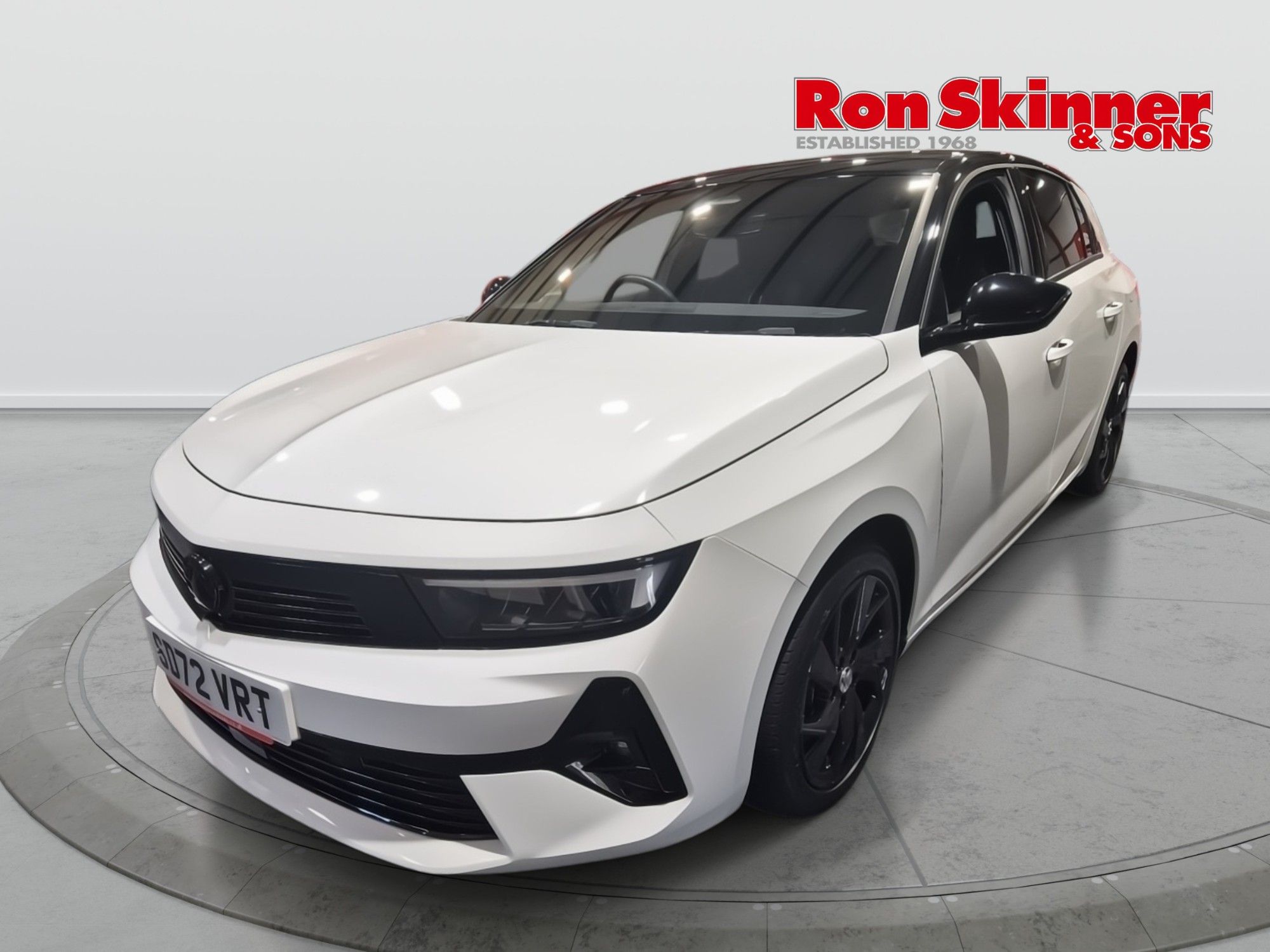 USED 2022 72 VAUXHALL ASTRA 1.6 12.4kWh GS Line Hatchback 5dr Petrol Plug-in Hybrid Auto Euro 6 (s/s) (180 ps) 