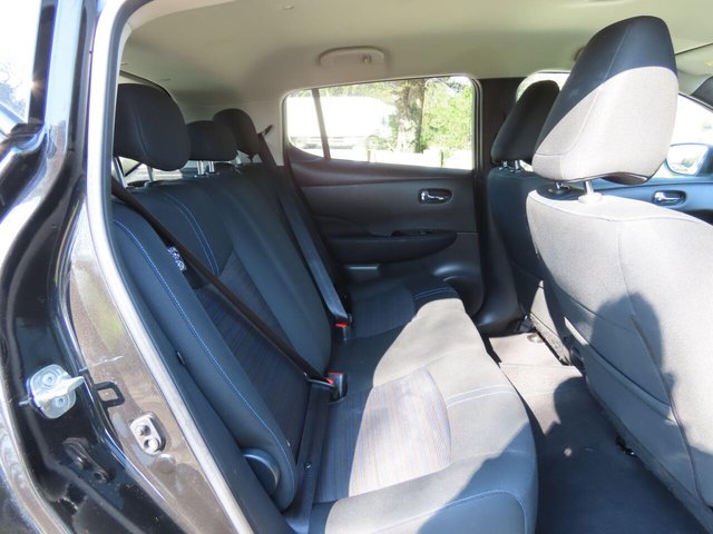 2022 NISSAN LEAF - Photo 9
