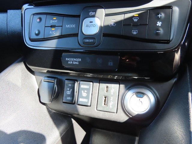 2022 NISSAN LEAF - Photo 12