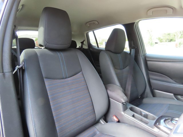 2022 NISSAN LEAF - Photo 8