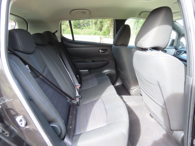 2022 NISSAN LEAF - Photo 9