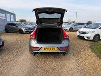 USED 2019 19 VOLVO V40 1.5 T2 R-Design Edition Hatchback 5dr Petrol Auto Euro 6 (s/s) (122 ps) 