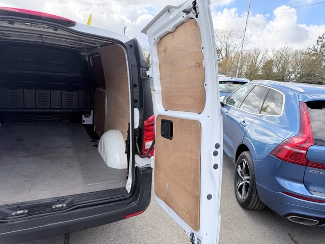 2021 Mercedes-Benz VITO - Photo 10