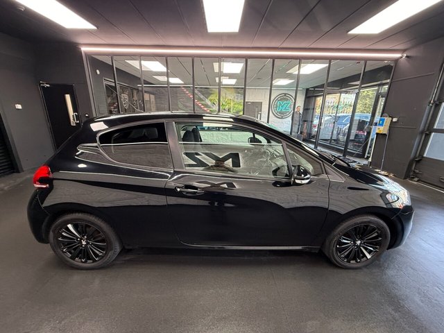 2017 PEUGEOT 208 - Photo 8