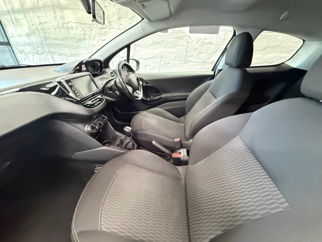 2017 PEUGEOT 208 - Photo 11
