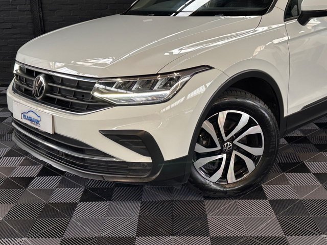 2021 VOLKSWAGEN TIGUAN - Photo 2