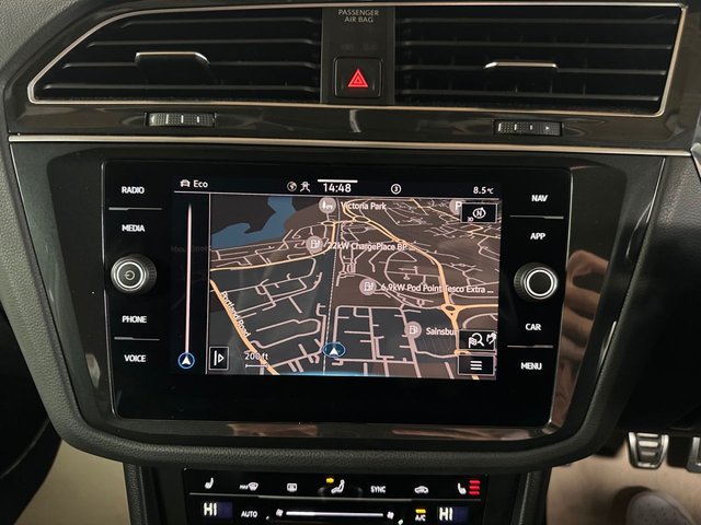 2021 VOLKSWAGEN TIGUAN - Photo 4