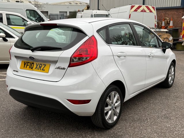 2010 FORD FIESTA - Photo 9